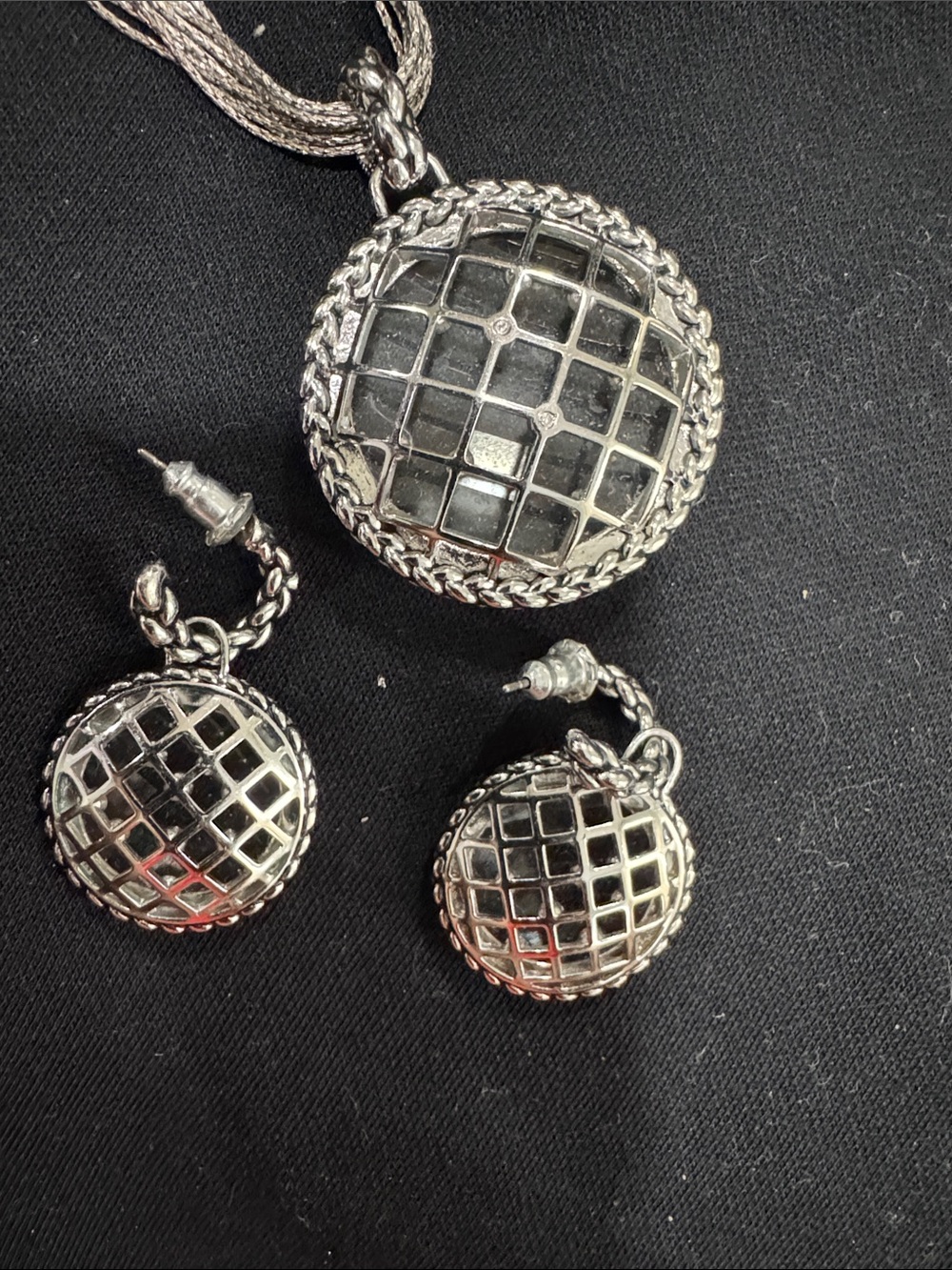 Sterling Silver Lattice Round Pendant & Earrings Set - Silver.Chain not included